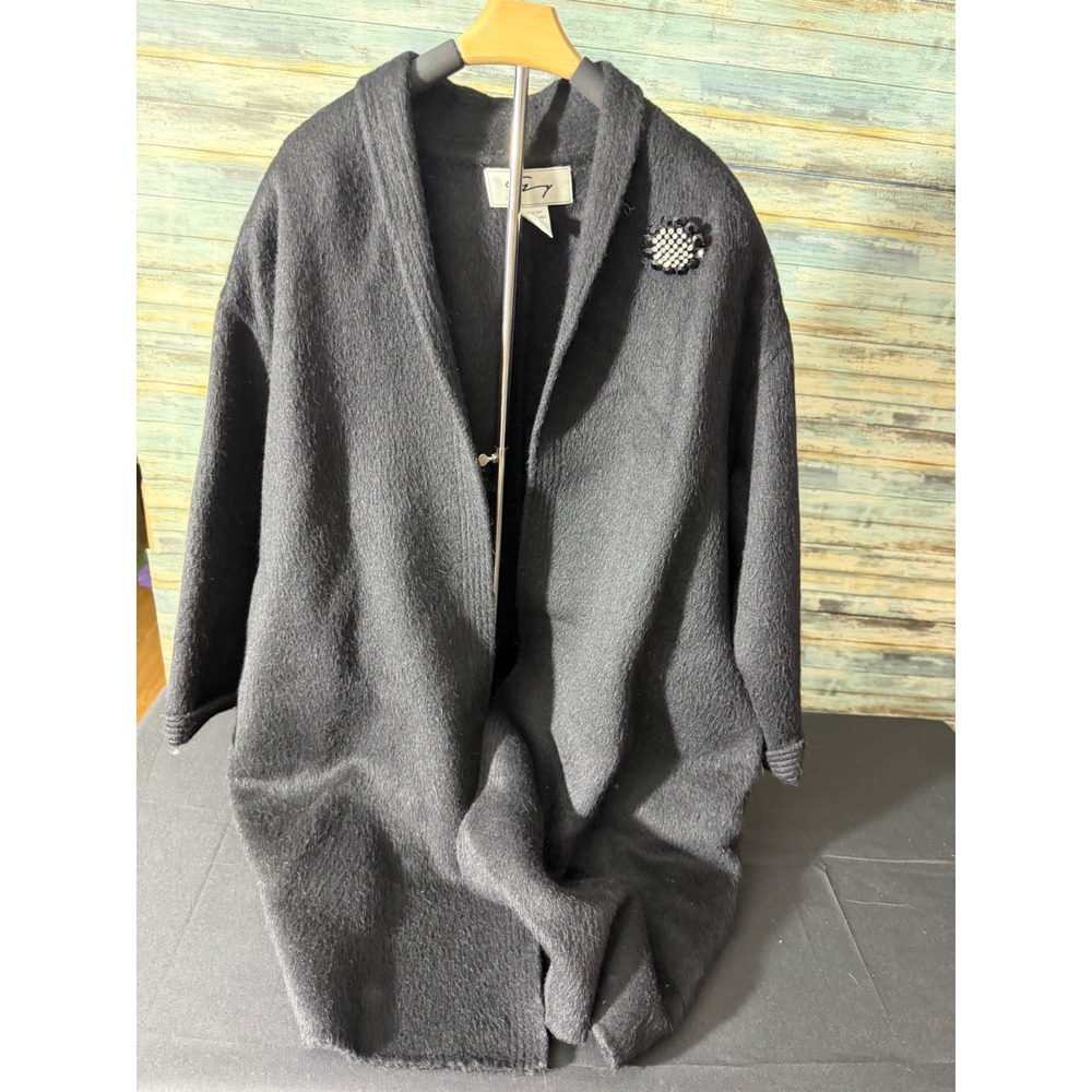 Genny Wool Alpaca Mohair Coat Size 12 Black Vintage Brooch Made in Italy